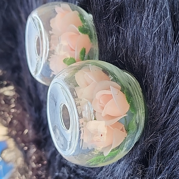 HONG KONG GLASS FLOWERS 💐  CANDLE SET. OF 2 HOLDERS - Picture 2 of 6